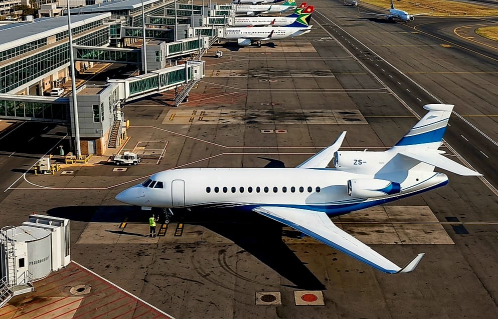 Falcon 900